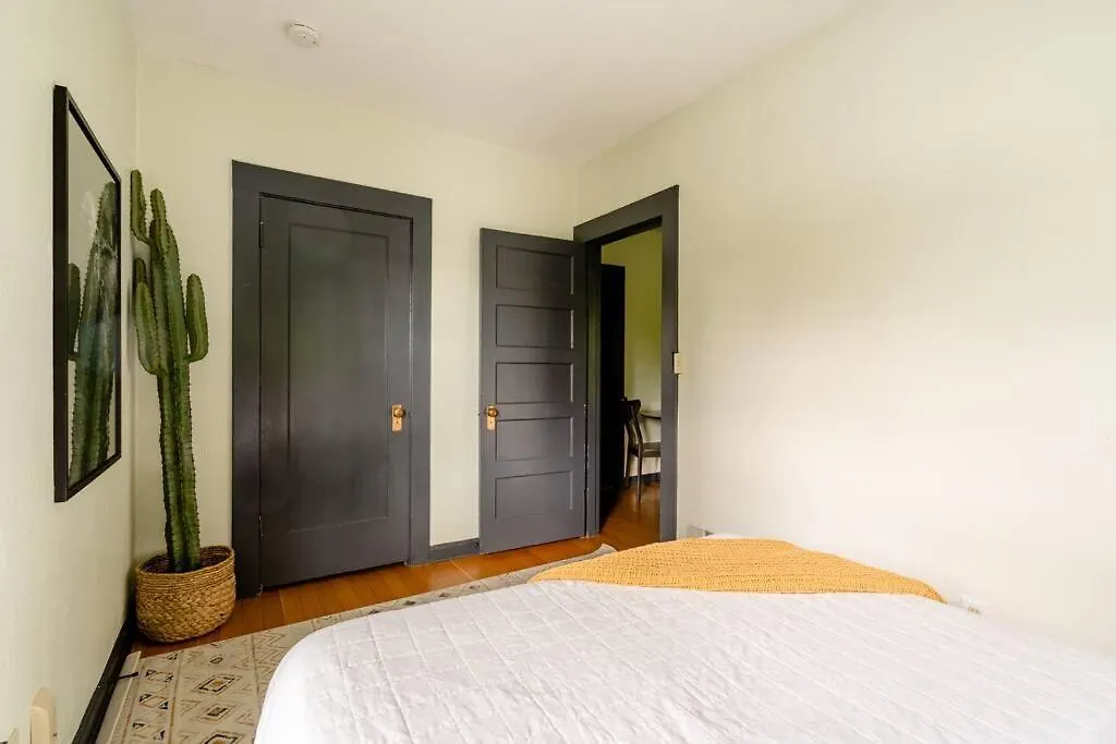 Holiday home Stay Portland - Moab Vibes In Pdx- Walk To Local Coffee & Food United States