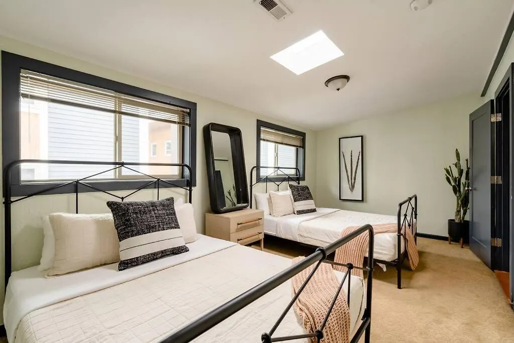 Holiday home Stay Portland Collection - Moab Vibes In Pdx- Walk To Local Coffee & Food United States