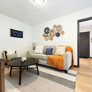  Apartment Hostwise - Pet Friendly Butler St Apt, Ground Floor With Private Entrance United States